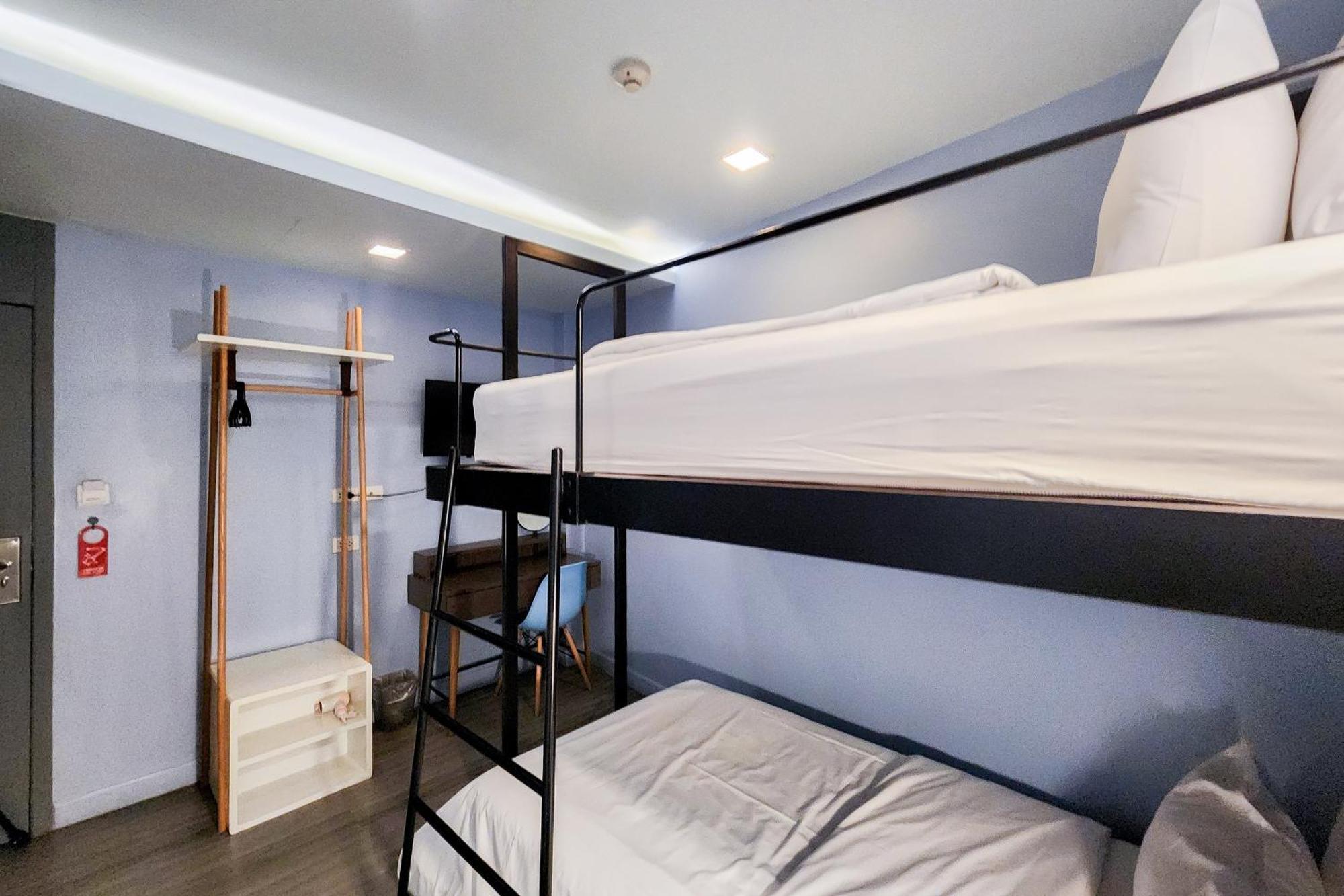 Standard Twin Room - no window